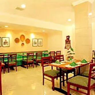 מלון מונאר Issacs Residency