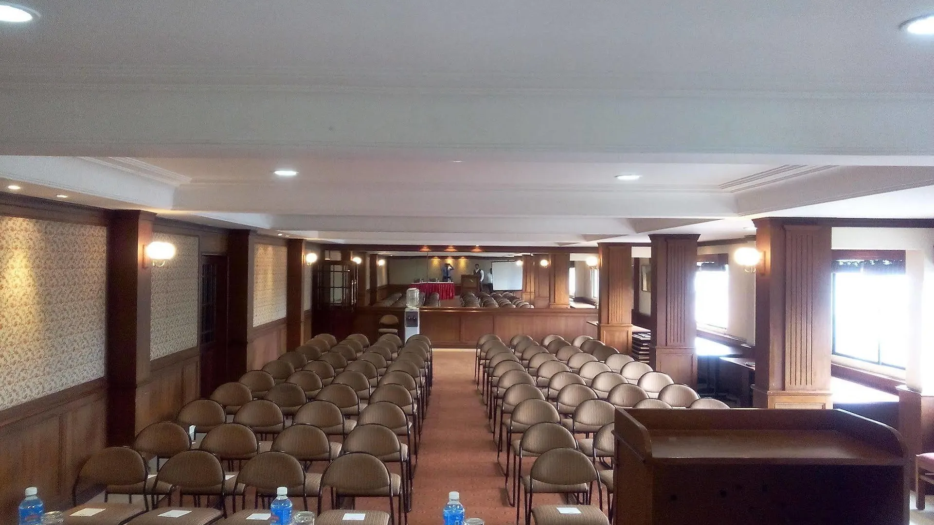 מלון מונאר Issacs Residency